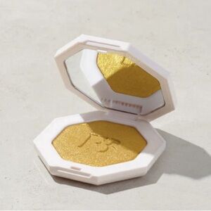 Fenty Beauty | New Killawatt Freestyle Highlighter in “Trophy Wife”